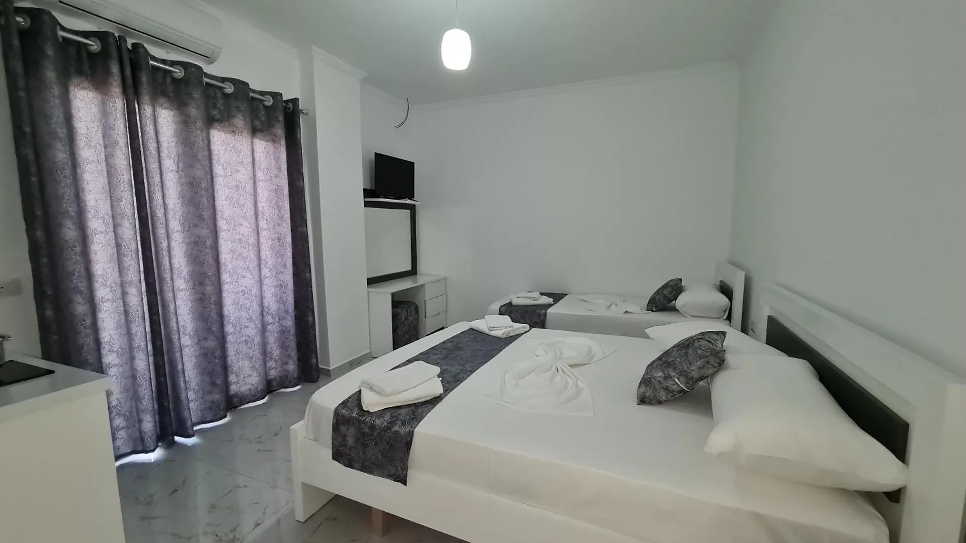 Irdi Aparthotel Ksamil