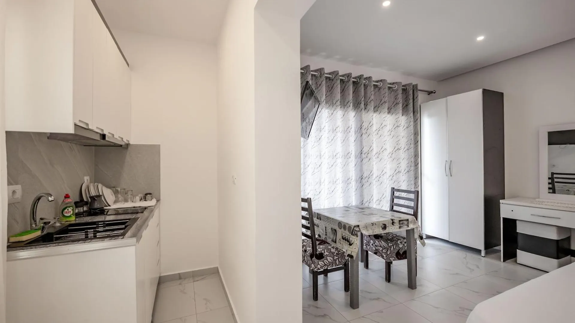 Irdi Aparthotel Ksamil